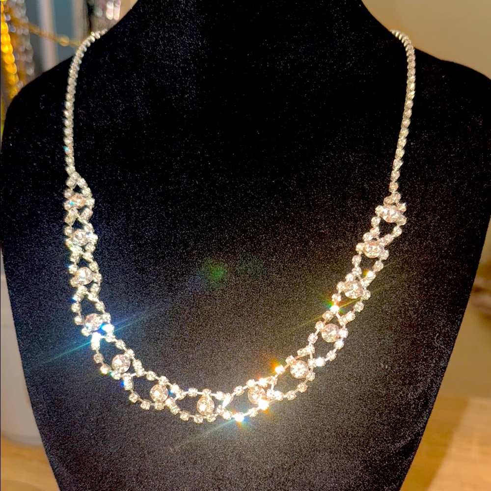 Vintage Silvertone Crystal Necklace